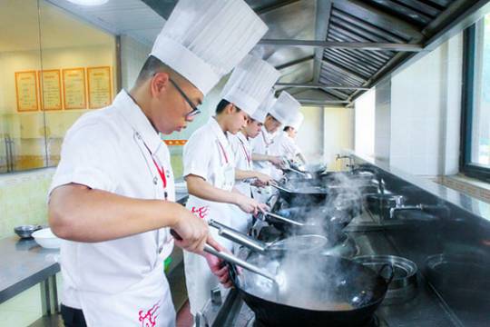 新東方烹飪學校一年學費多少錢